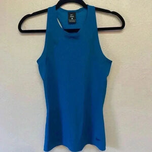 NIKE Pro HyperCool Women’s Fitted Tank Top